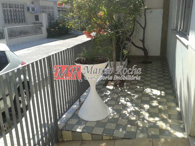 Casa de Condomínio para alugar com 3 quartos, 144m² - Foto 15