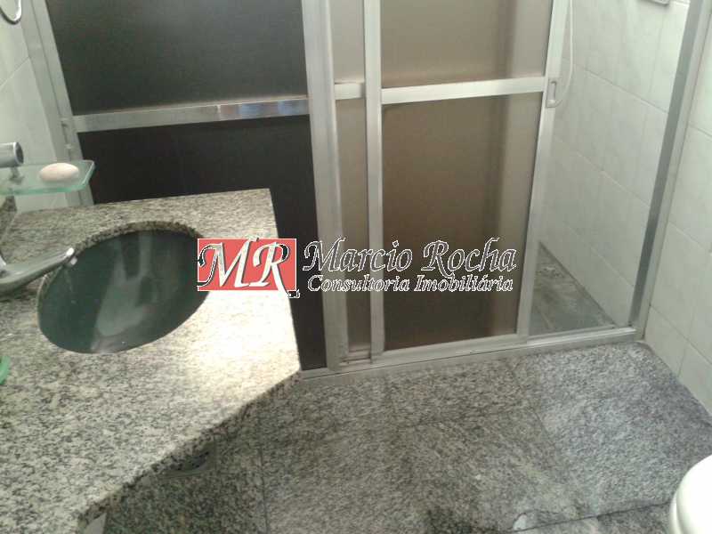 Casa de Condomínio à venda com 3 quartos, 400m² - Foto 15