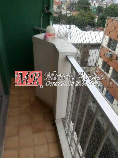 Apartamento à venda com 2 quartos, 70m² - Foto 3