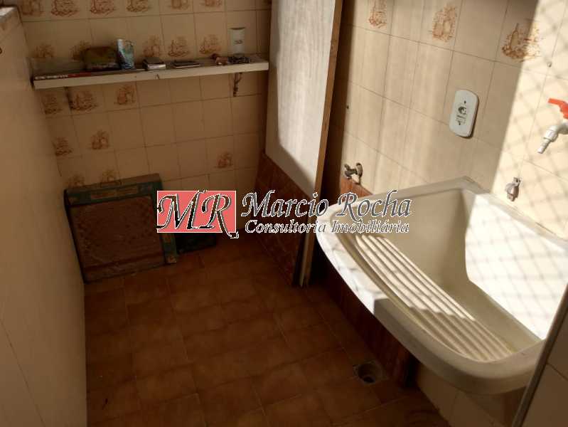 Apartamento à venda com 2 quartos, 65m² - Foto 11