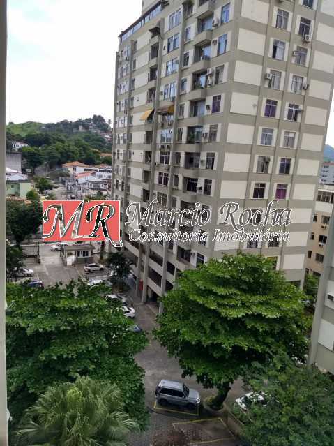 Apartamento à venda com 2 quartos, 70m² - Foto 14