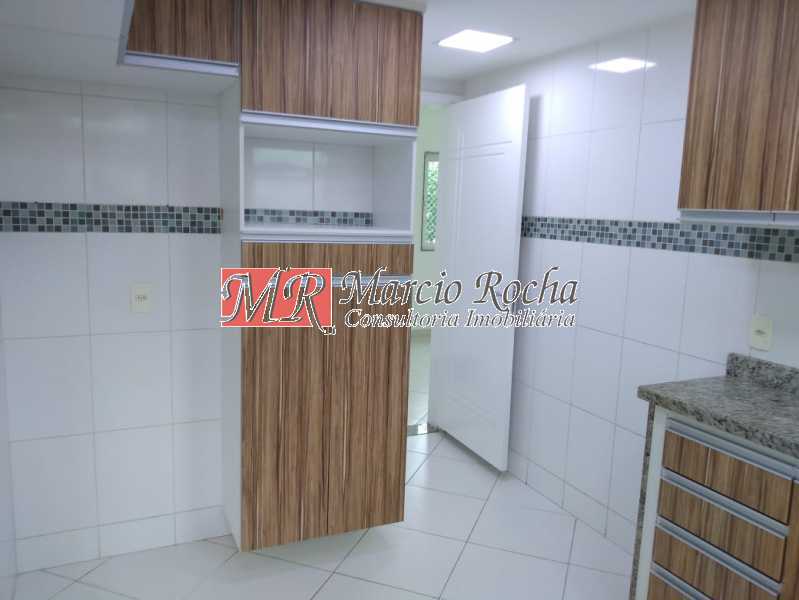 Apartamento à venda com 2 quartos, 74m² - Foto 2