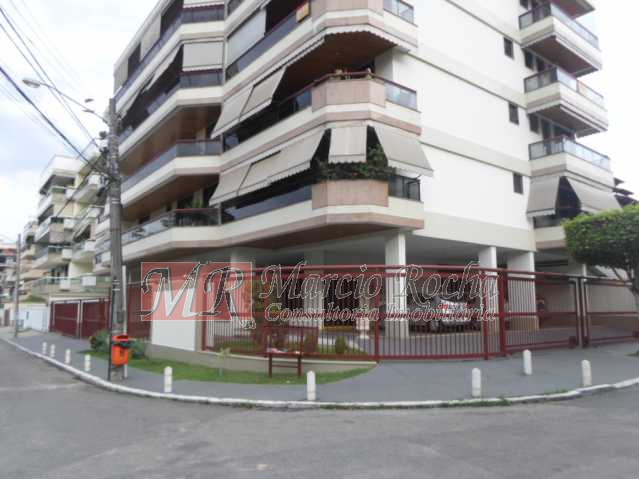 Apartamento à venda com 3 quartos, 140m² - Foto 2