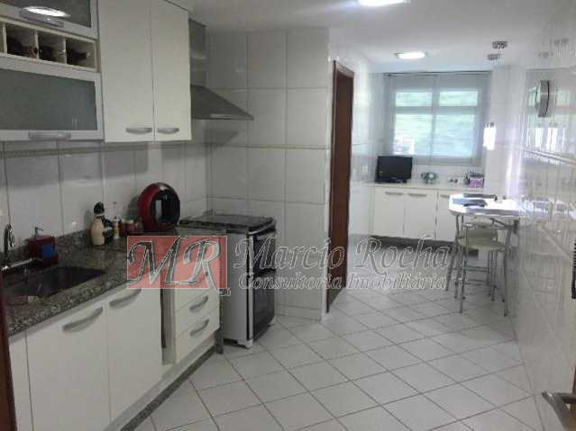 Cobertura à venda com 3 quartos, 200m² - Foto 14