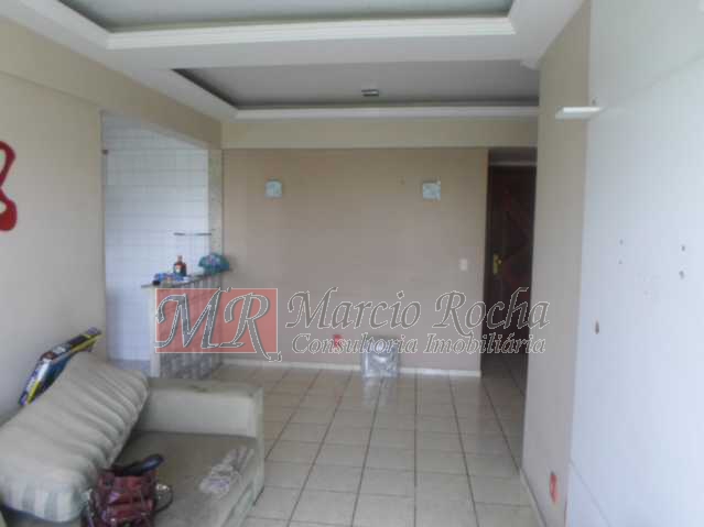 Apartamento à venda com 2 quartos, 70m² - Foto 4