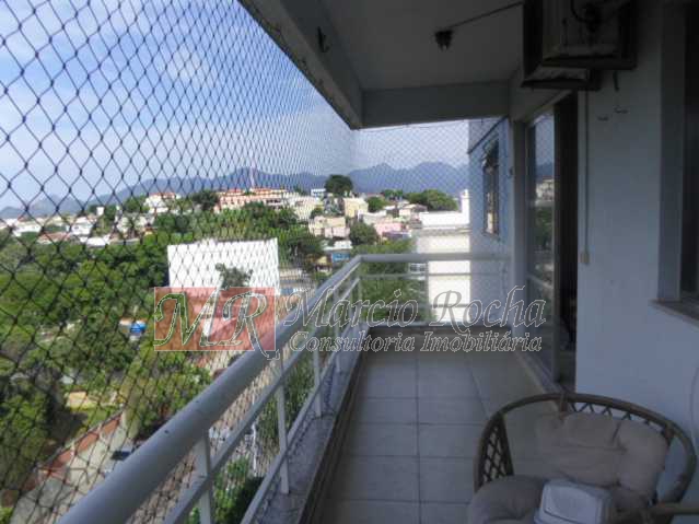 Apartamento à venda com 2 quartos, 70m² - Foto 8