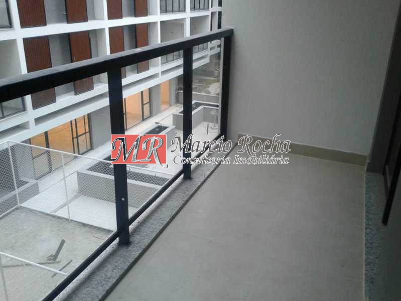 Apartamento à venda com 3 quartos, 74m² - Foto 2