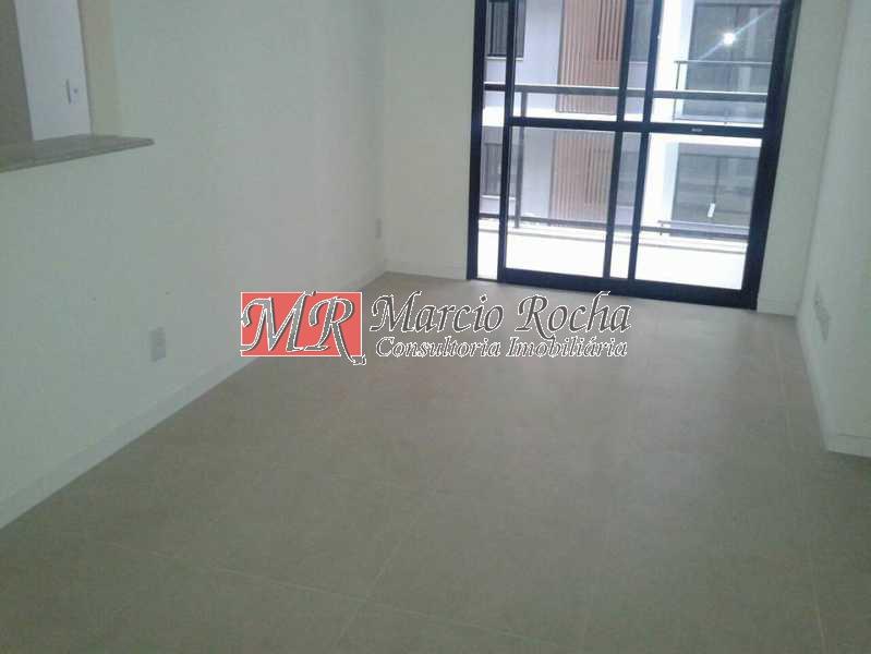 Apartamento à venda com 3 quartos, 74m² - Foto 1