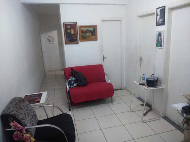 Apartamento à venda com 2 quartos, 80m² - Foto 3