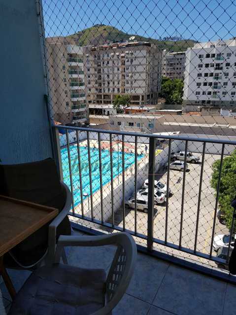 Apartamento à venda com 2 quartos, 60m² - Foto 2