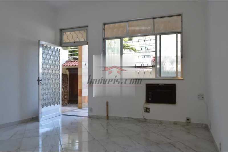 Casa à venda com 2 quartos, 220m² - Foto 1