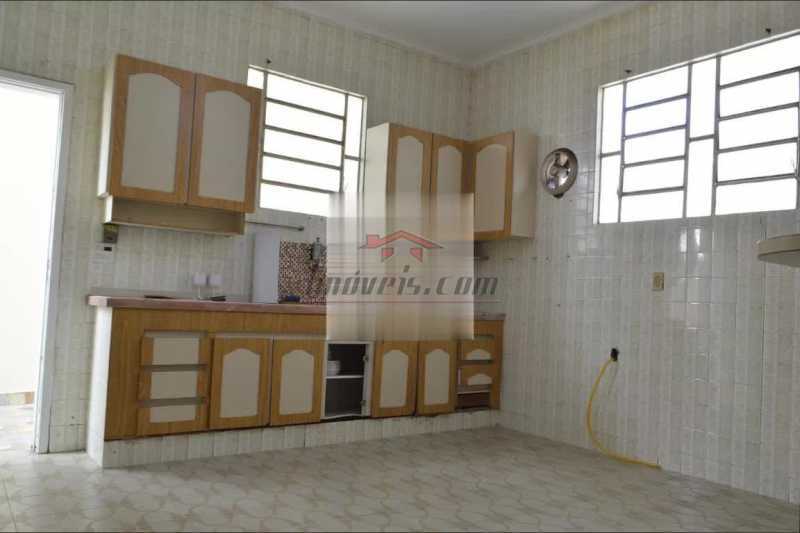 Casa à venda com 2 quartos, 220m² - Foto 11