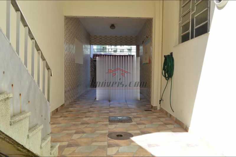 Casa à venda com 2 quartos, 220m² - Foto 15