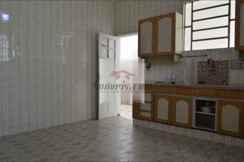 Casa à venda com 2 quartos, 220m² - Foto 12