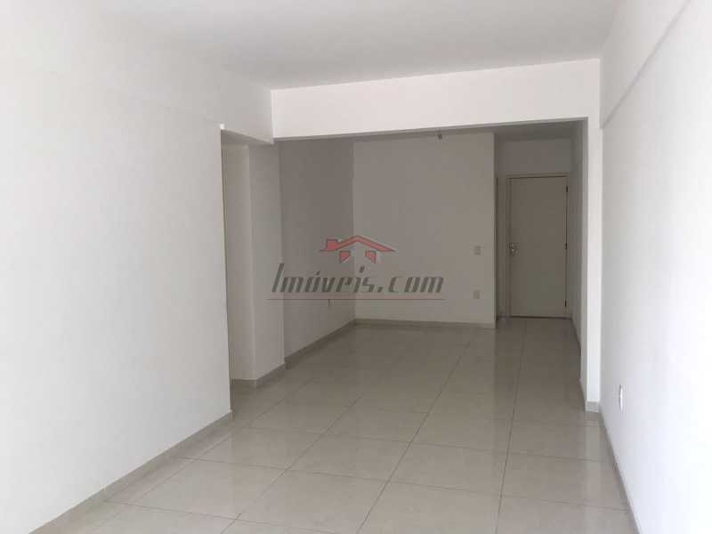 Apartamento à venda com 3 quartos, 90m² - Foto 2