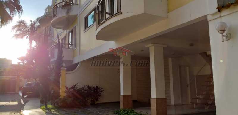 Casa de Condomínio à venda com 3 quartos, 220m² - Foto 1