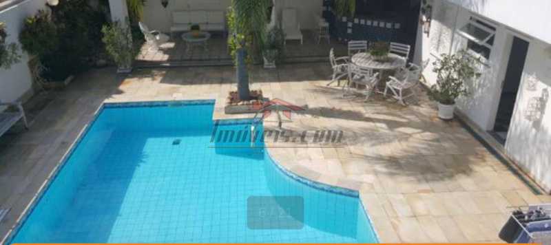 Casa de Condomínio à venda com 4 quartos, 600m² - Foto 2