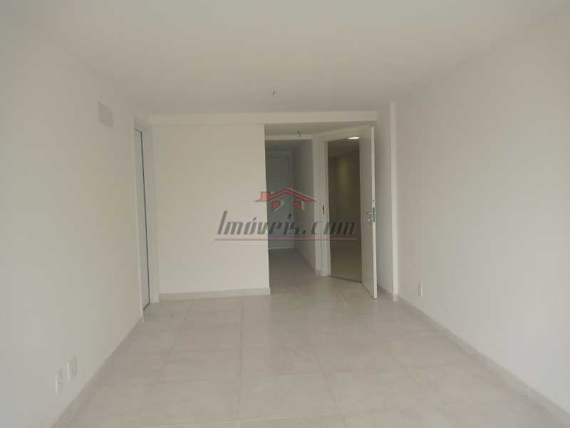 Apartamento à venda com 2 quartos, 67m² - Foto 4