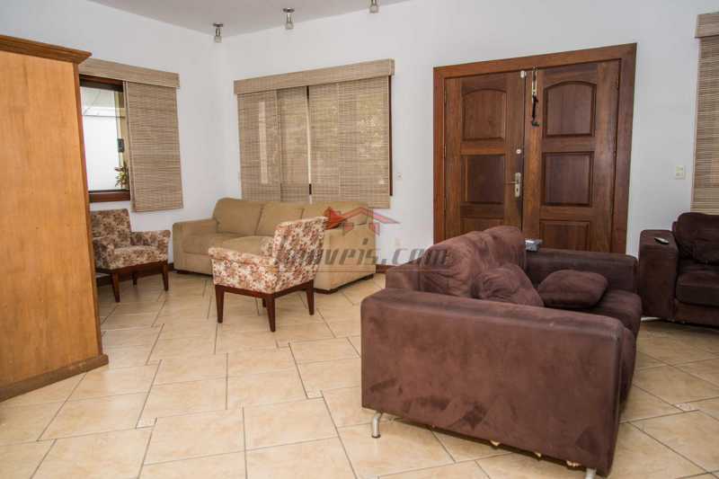 Casa de Condomínio à venda com 3 quartos, 234m² - Foto 1