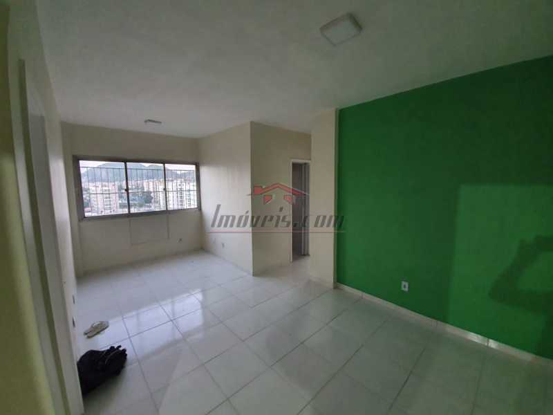 Apartamento à venda com 2 quartos, 70m² - Foto 1