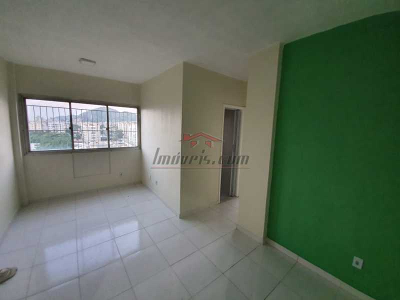 Apartamento à venda com 2 quartos, 70m² - Foto 3