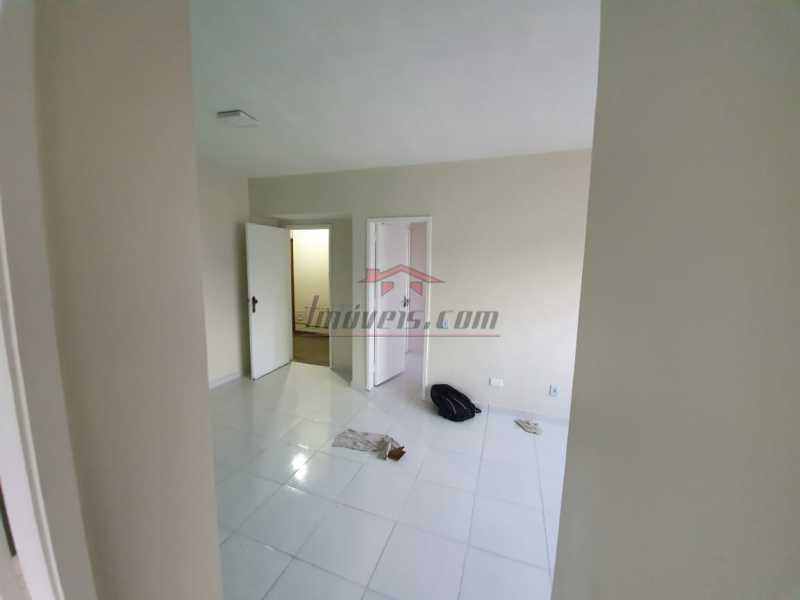 Apartamento à venda com 2 quartos, 70m² - Foto 13