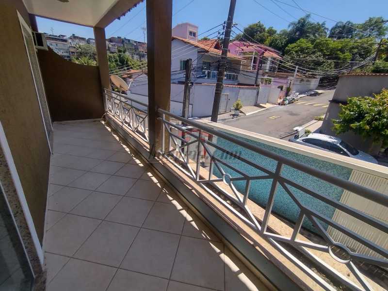 Casa de Condomínio à venda com 4 quartos, 220m² - Foto 2