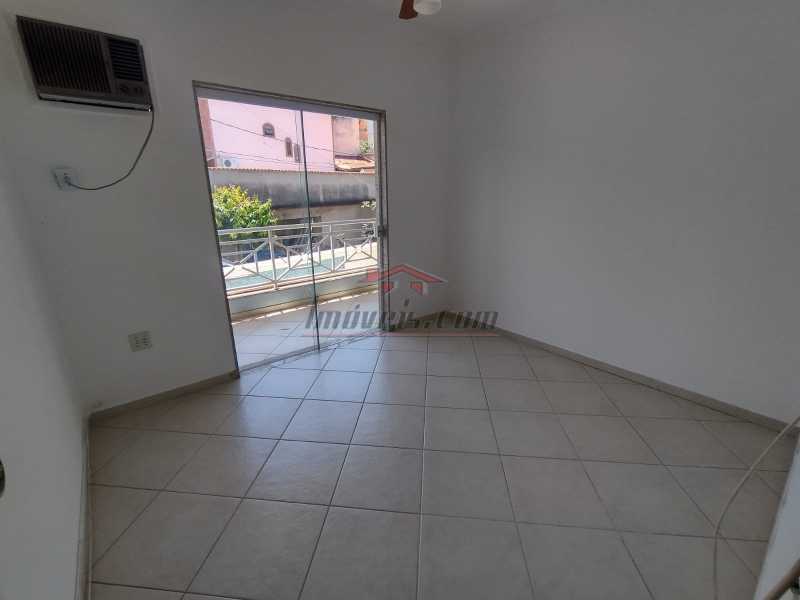 Casa de Condomínio à venda com 4 quartos, 220m² - Foto 13