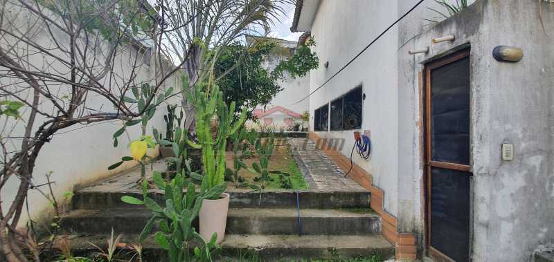 Casa de Condomínio à venda com 3 quartos, 212m² - Foto 25