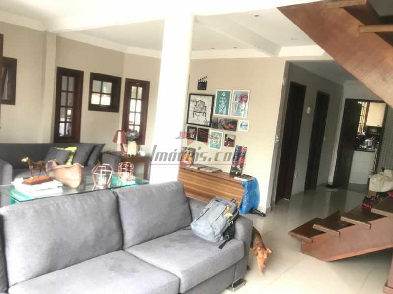 Casa de Condomínio à venda com 4 quartos, 276m² - Foto 4