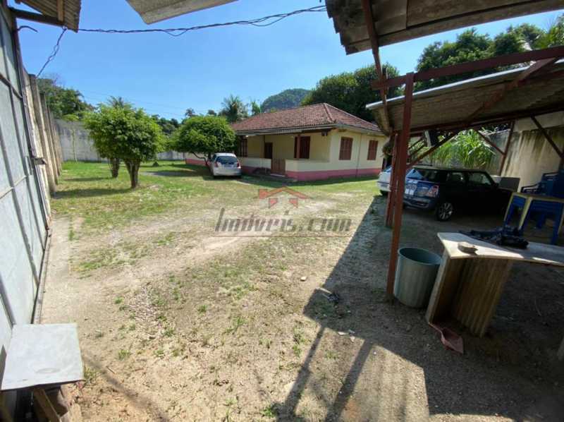 Casa à venda com 3 quartos, 200m² - Foto 1