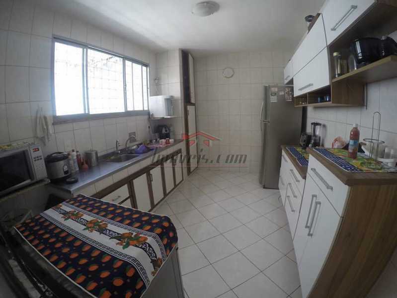 Casa à venda com 6 quartos, 200m² - Foto 25