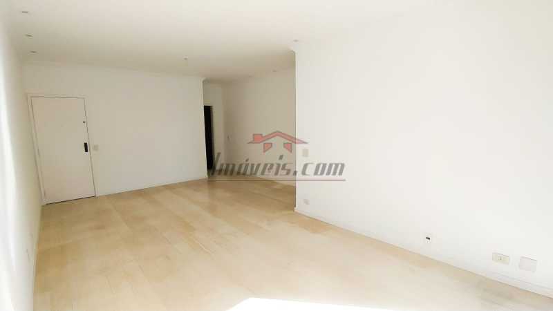 Apartamento à venda com 3 quartos, 138m² - Foto 4