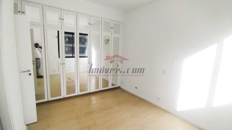 Apartamento à venda com 3 quartos, 138m² - Foto 9