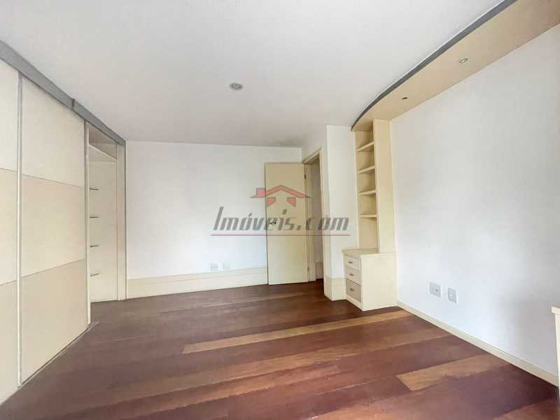 Apartamento à venda com 3 quartos, 140m² - Foto 7