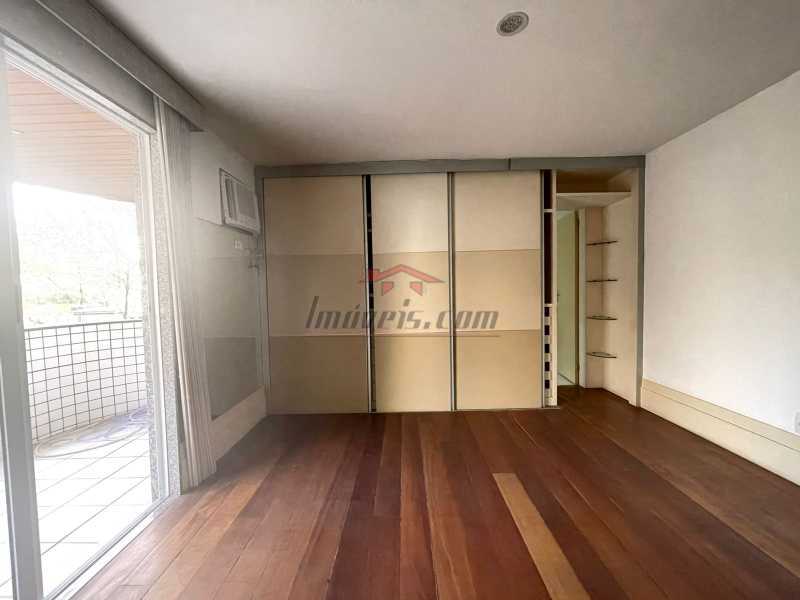 Apartamento à venda com 3 quartos, 140m² - Foto 10