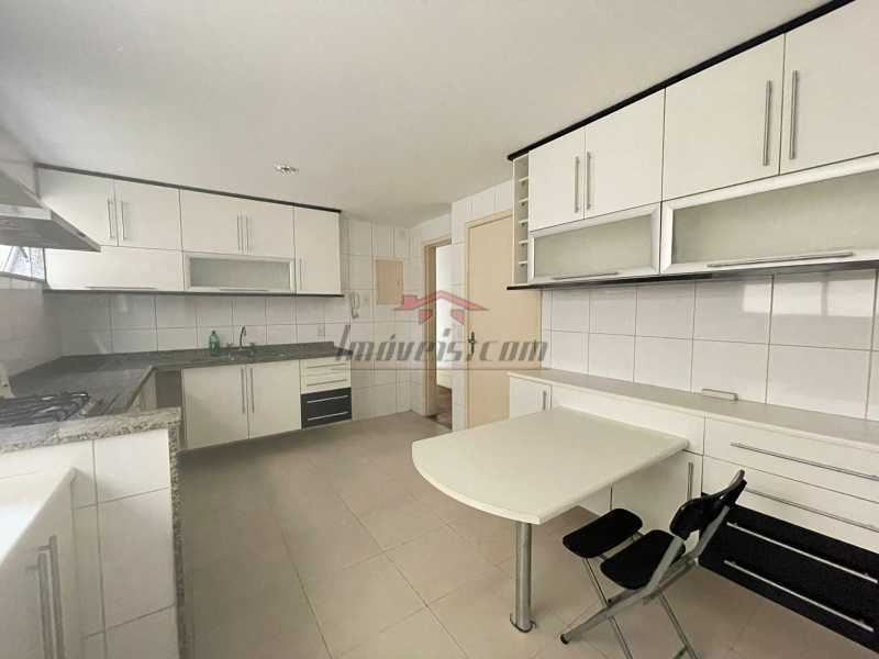 Apartamento à venda com 3 quartos, 140m² - Foto 18