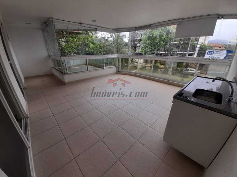 Apartamento à venda com 2 quartos, 110m² - Foto 2