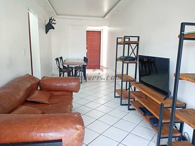 Apartamento à venda com 2 quartos, 64m² - Foto 2