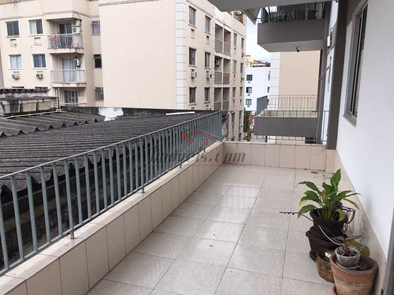 Apartamento à venda com 3 quartos, 111m² - Foto 2