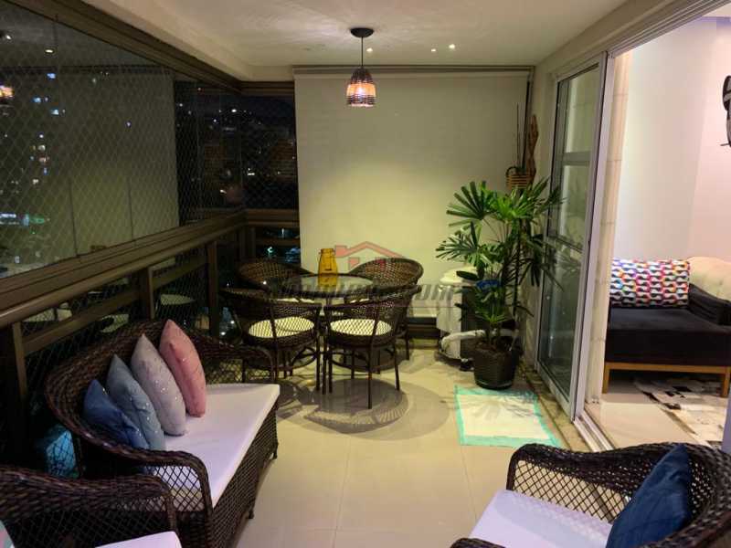 Apartamento à venda com 3 quartos, 113m² - Foto 1