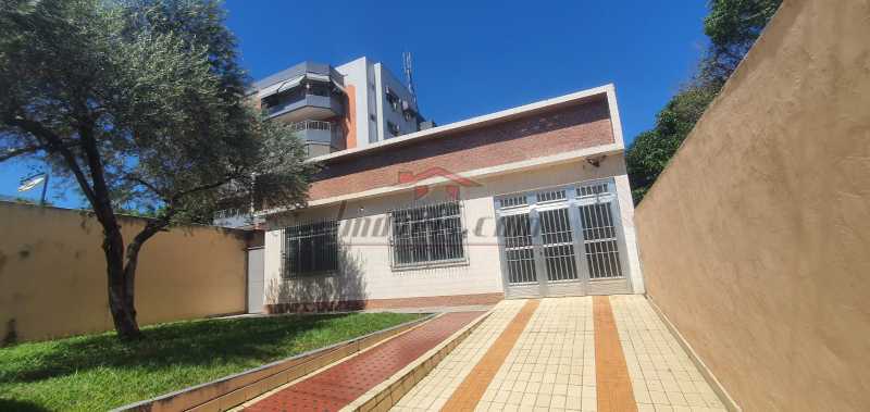 Casa à venda com 4 quartos, 300m² - Foto 1