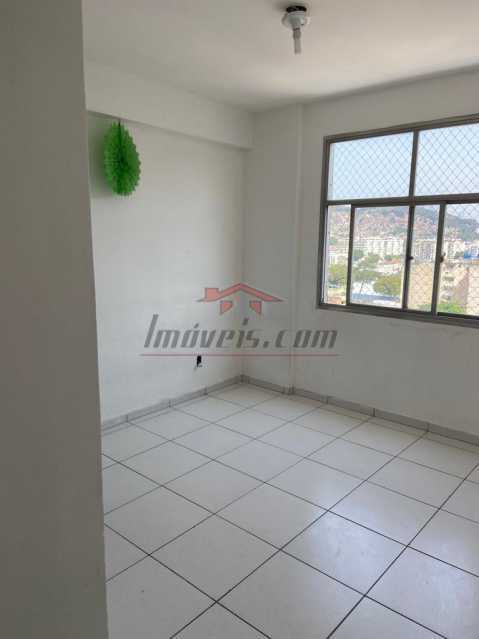 Apartamento à venda com 2 quartos, 70m² - Foto 2