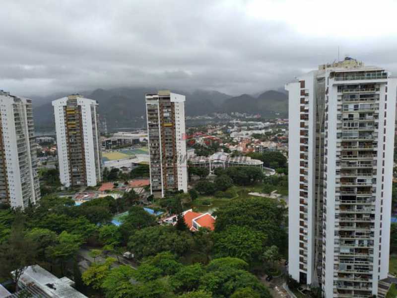 Apartamento à venda com 2 quartos, 65m² - Foto 2