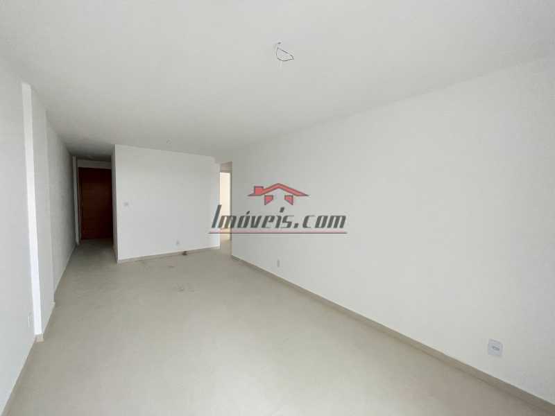 Apartamento à venda com 2 quartos, 67m² - Foto 2