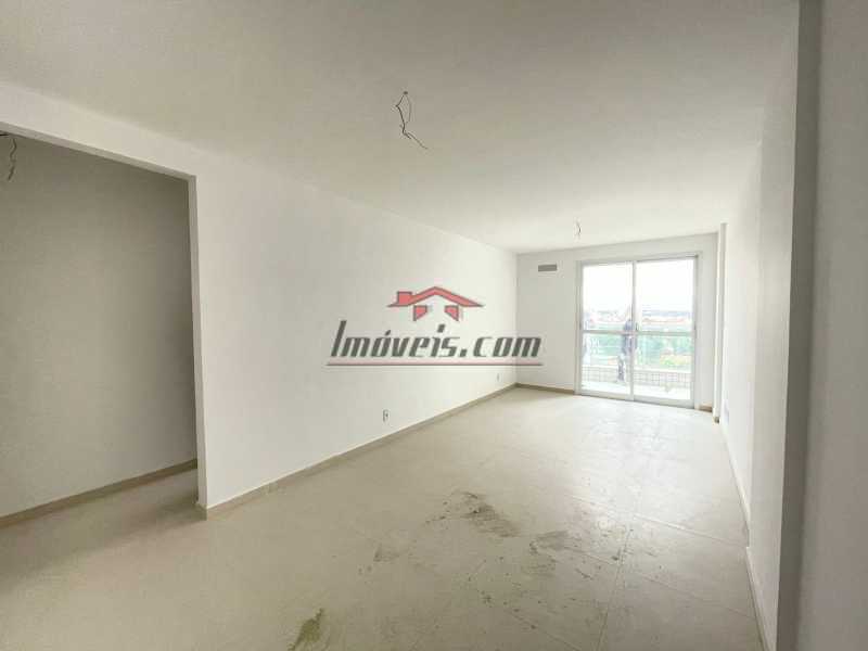 Apartamento à venda com 2 quartos, 67m² - Foto 4