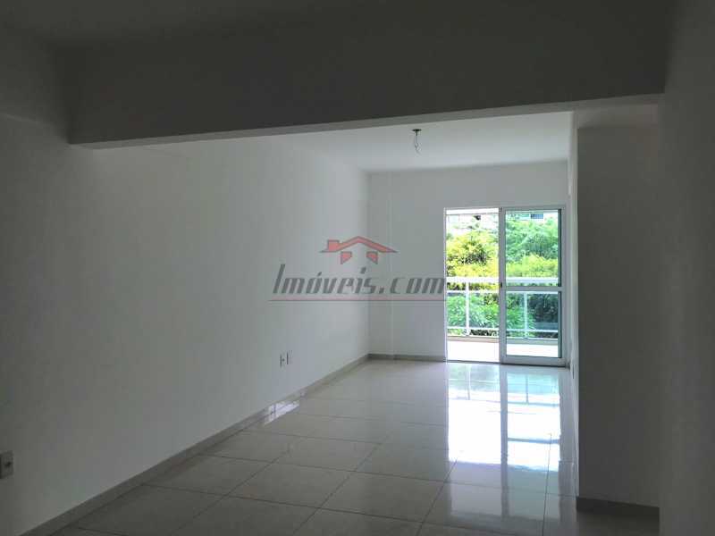 Apartamento à venda com 3 quartos, 107m² - Foto 2