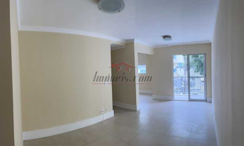 Apartamento à venda com 2 quartos, 74m² - Foto 2