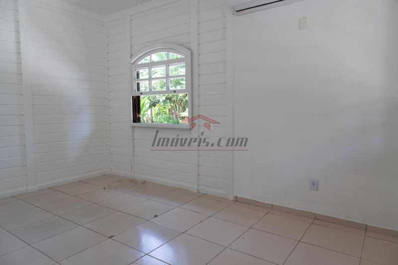 Casa à venda com 3 quartos, 220m² - Foto 15