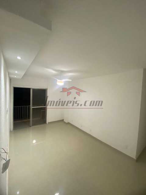 Apartamento à venda com 2 quartos, 70m² - Foto 2